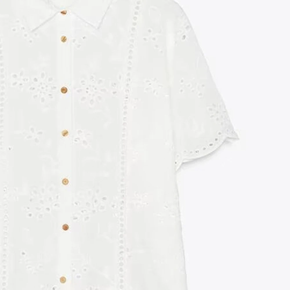 Atasan Kemeja Wanita Modis dan Serbaguna Bordir Berongga Kerah Lengan Pendek Sederhana Atasan Kemeja Baru Musim Panas