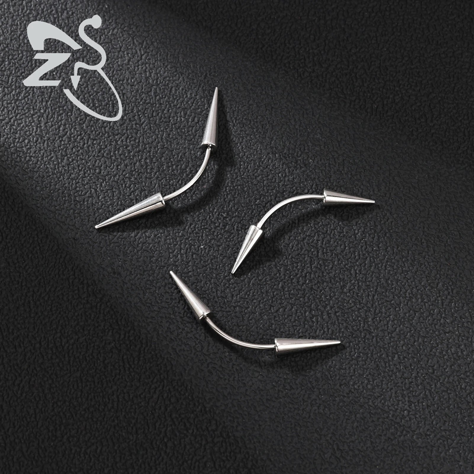 ZS 3Pcs/lot Spike Bridge Piercing Stainless Steel Eyebrow Ring External Thread Cartilage Earring Black Color Labret Piercing 16G