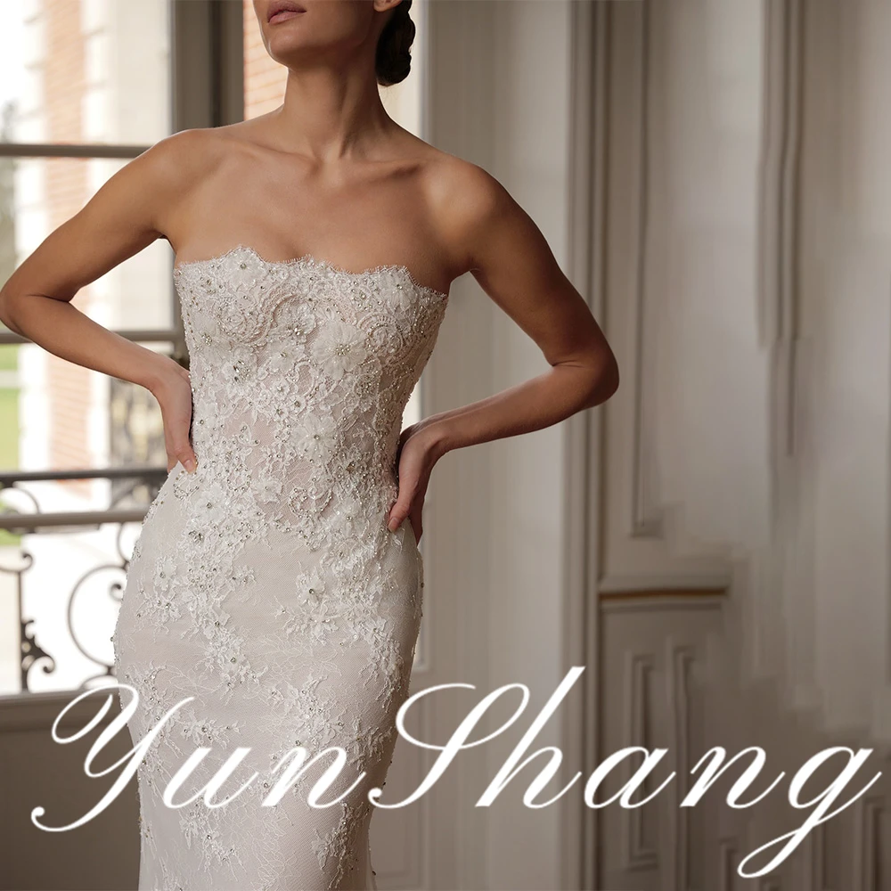 YunShang Maßgeschneidertes trägerloses Spitzen-Meerjungfrau-Hochzeitskleid, Brautkleid mit offenem Rücken, Schleppe, elegantes Design, zeitlose Silhouette – Detail 4
