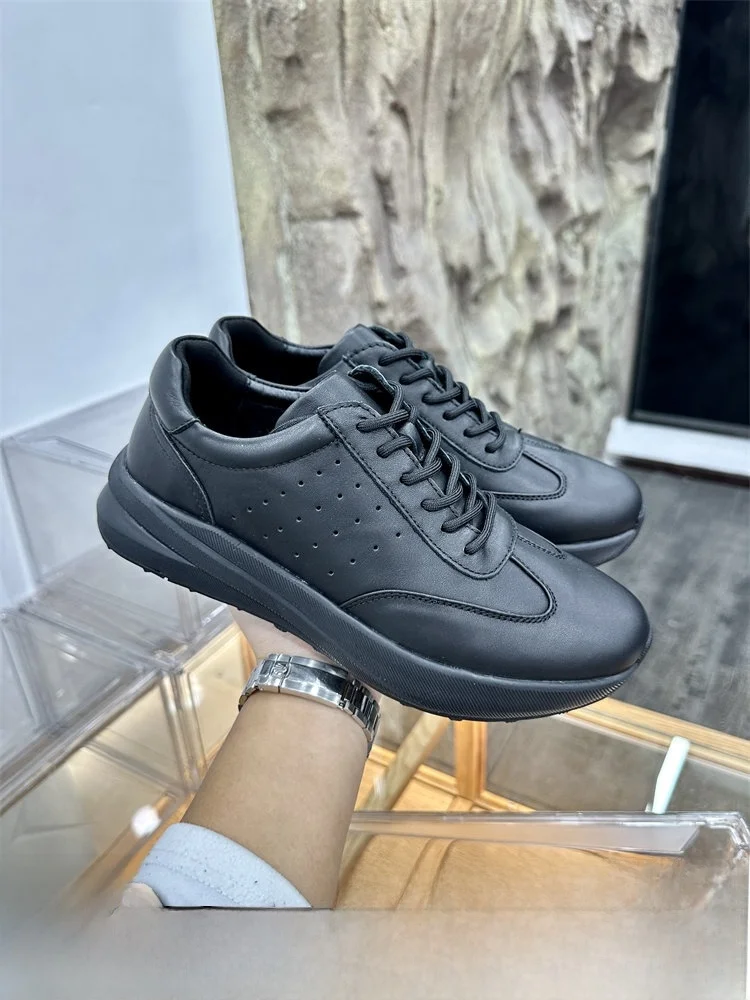 

Men's Outdoor Casual Shoes Top Layer Cowhide Waterproof Light Running Shoes Comfortable Walking Shoes for Commuting