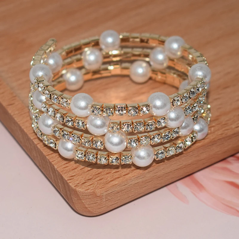 Imitation Pearl Bracelet Multilayer Elegant Crystal Stretchable Pearl Bracelet Pearl Bracelet for Women Bridal Jewelry Gift