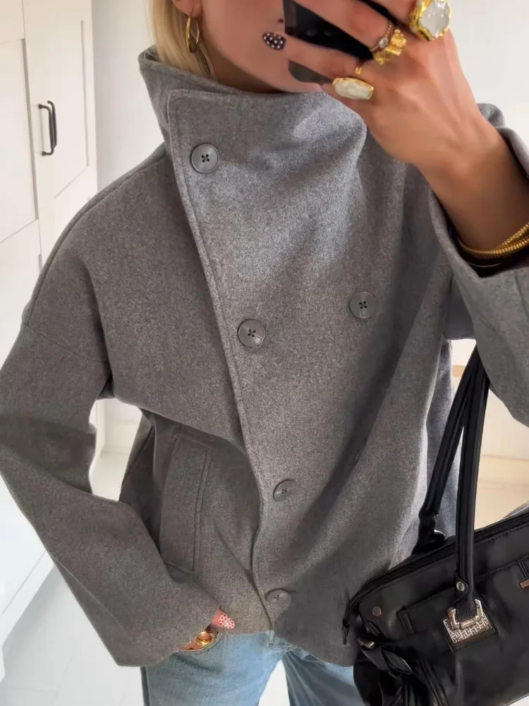 Рисунок 4 - Уличное однотонное свободное женское