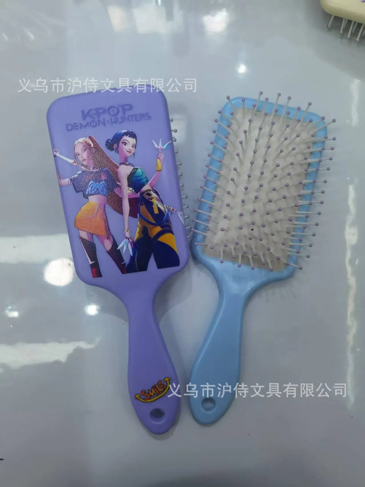 Kpop Demon Girl Group Luftkissenkamm, kreativer K-Pop Rumi-Bild-Haarkamm, kreativer tragbarer Massagekamm für Mädchen