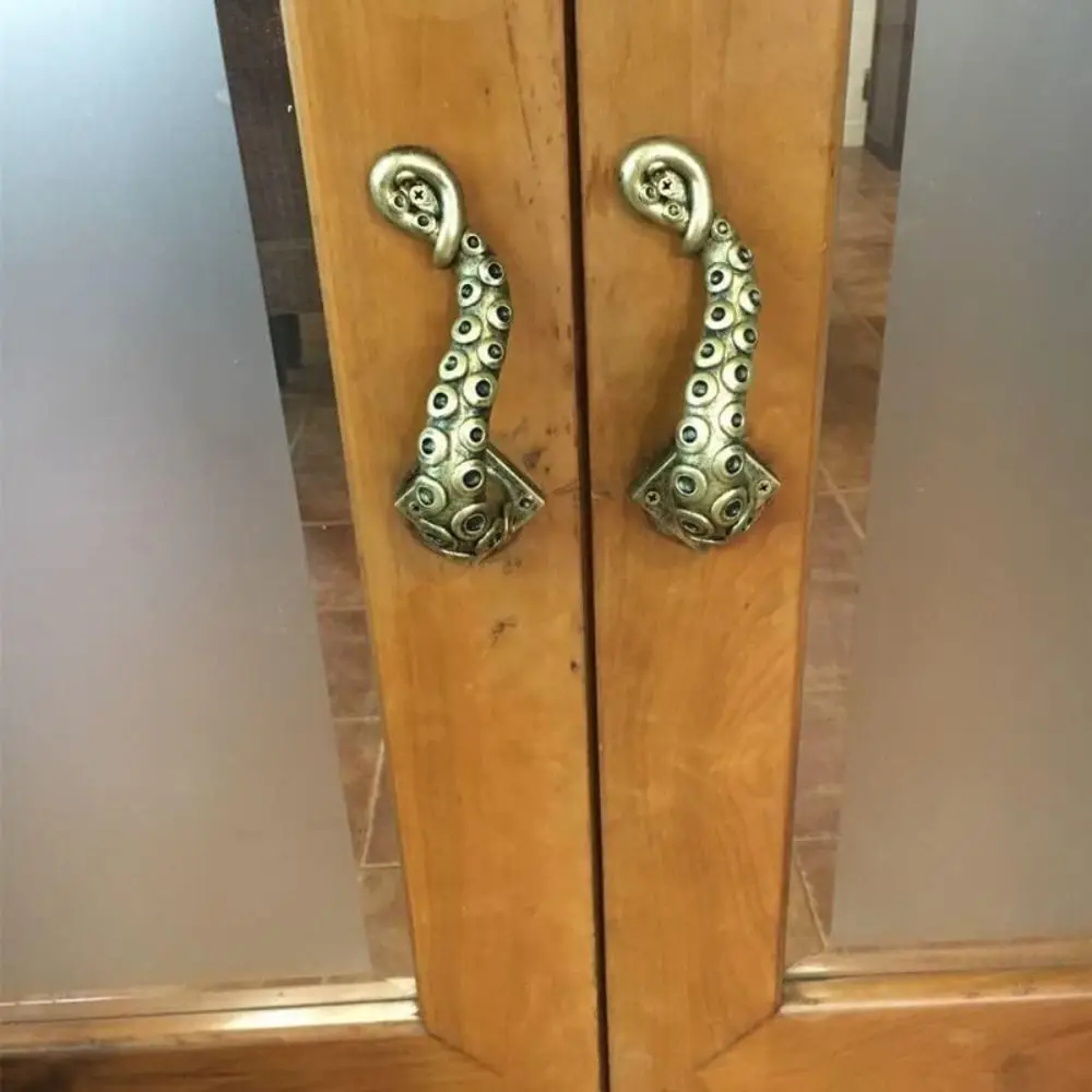 

Unique Tentacle Design Octopus Door Handle Heavy Duty Bronze Finish Steampunk Door Knobs Ergonomic Handle Premium Polyresin