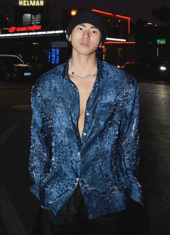 2026 Summer Hot Sale Men's Shirt Shredded Diamond Gloss Blue Leopard Print Satin Lazy Casual Edition Punk Street Style Men Shirt