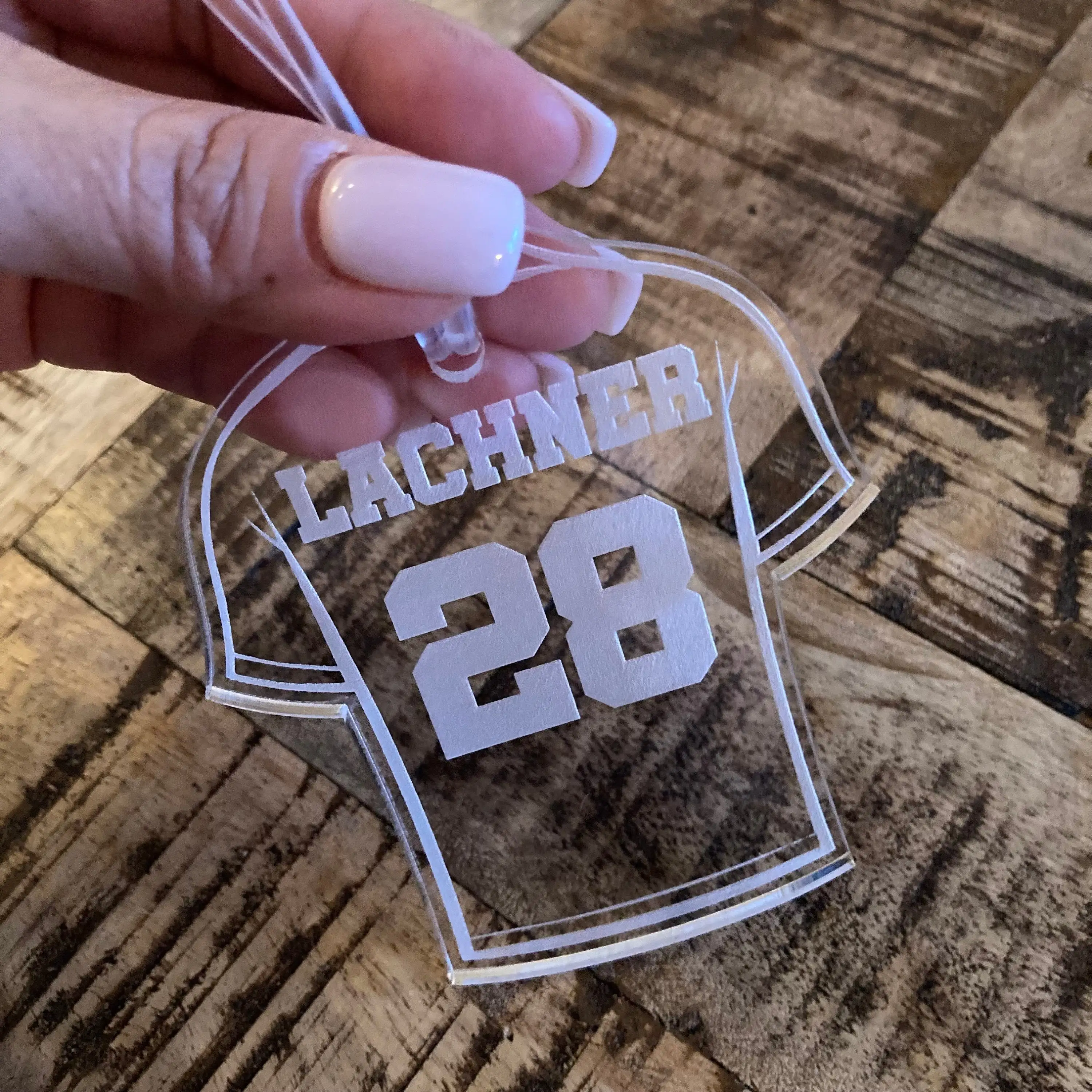 Custom acrylic winter and autumn keys, football labels, football bag labels, football gift items, football labels, luggage label