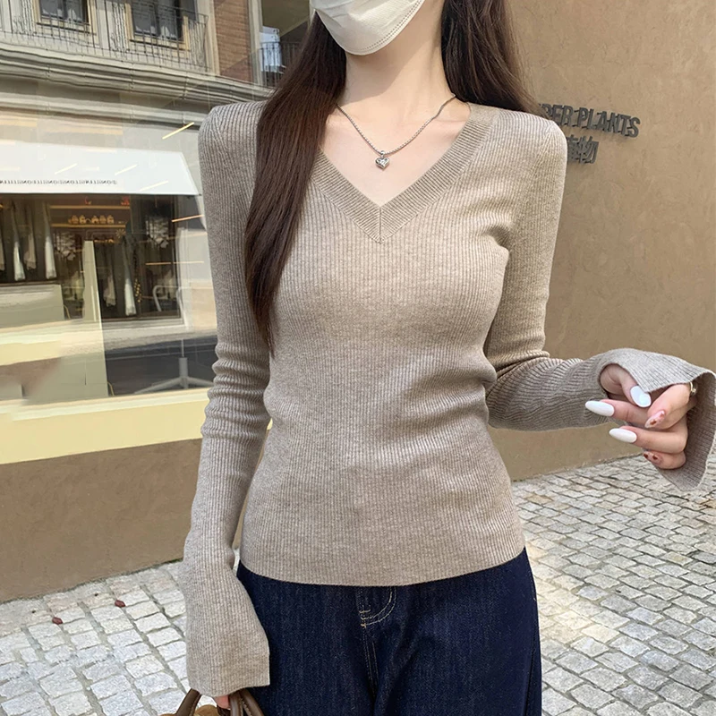 Damskie wyszczuplające bluzki z długim rękawem i dekoltem w serek, jesienne, jednokolorowe, uniwersalne koszulki bazowe, koreańskie swetry dzianinowe w stylu casual.
