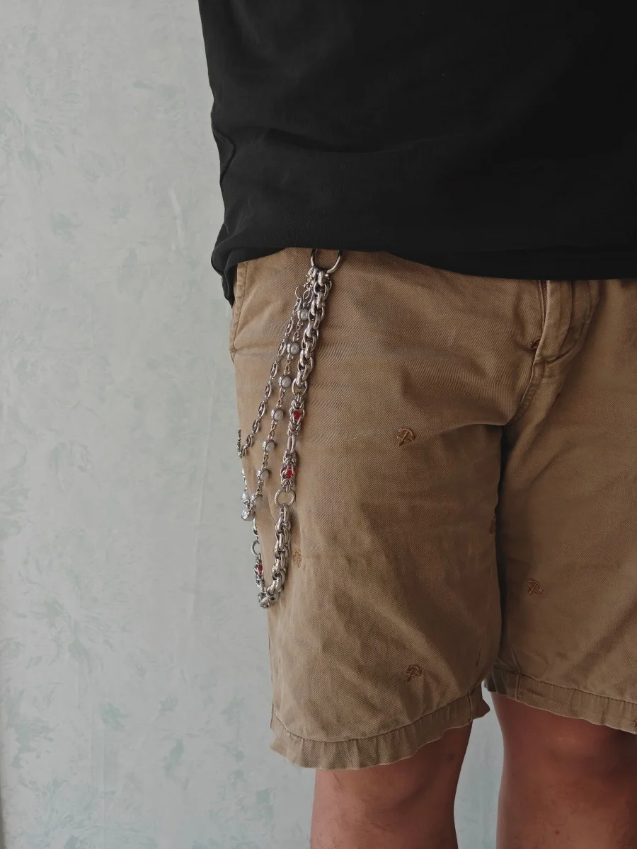 Y2K Gothic Dreischichtige Hosenkette, Edelstahl Perle Roter Strass, Unisex Geldbörsenkette Süßes Cooles Street-Accessoire – Detail 1