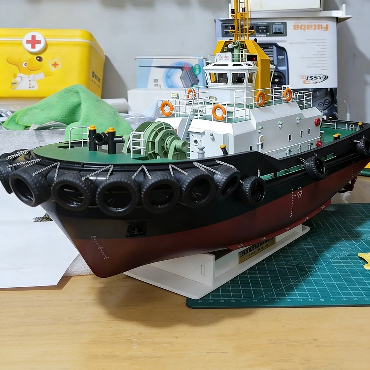 1/50 Scale RC Ships 48cm Guangzhou Class Remote Control Tugboat Dual Motor Driven RC Boat Model Kit Ship Toy