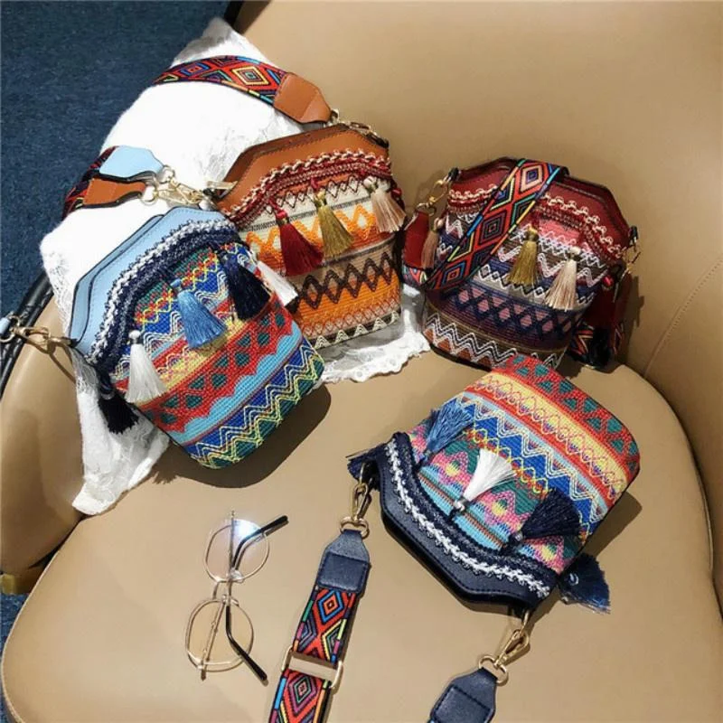 2026 New Unique Design Ethnic Style Woven Tassel Bucket Bag New Bohemian One-shoulder Messenger Bag Crossbody Bags For Women