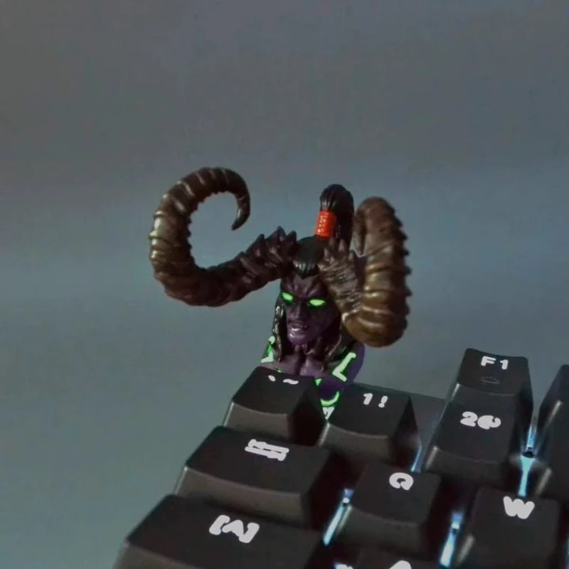 World of Warcraft Keycaps Illidan Artisan Keyboard Keycaps Customization Transmitting Gaming KeyCap for Mechanical Keyboard Gift