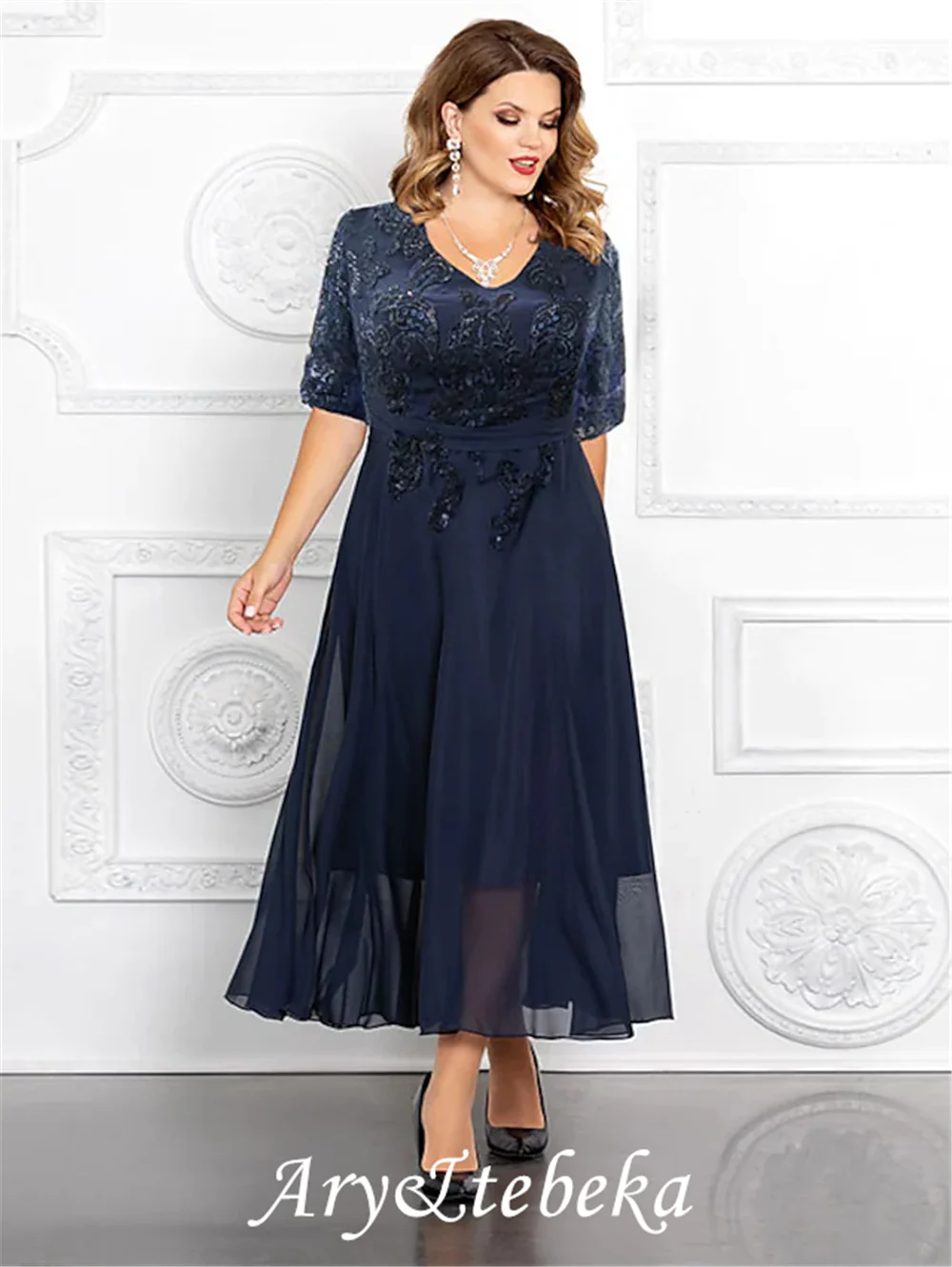 

A-Line Mother of the Bride Dress Plus Size Elegant V Neck Ankle Length Chiffon Sequined Half Sleeve with Appliques