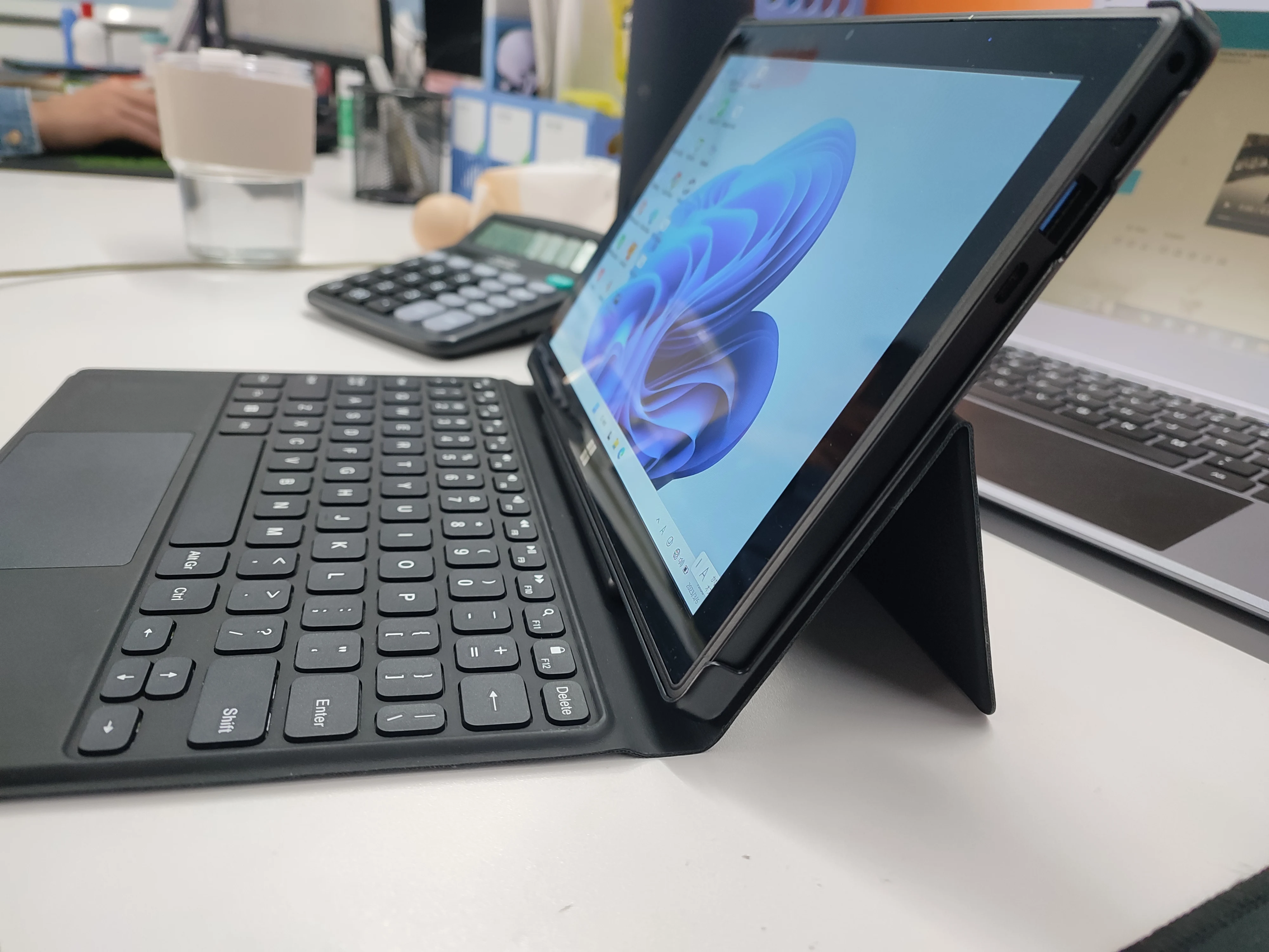 Tablet HYC-2-in-1, 10,1 polegadas, tela IPS de resolução 1280 * 800, processador N4020, 2,8 GHz, 2MP + 5MP, 8 + 128GB