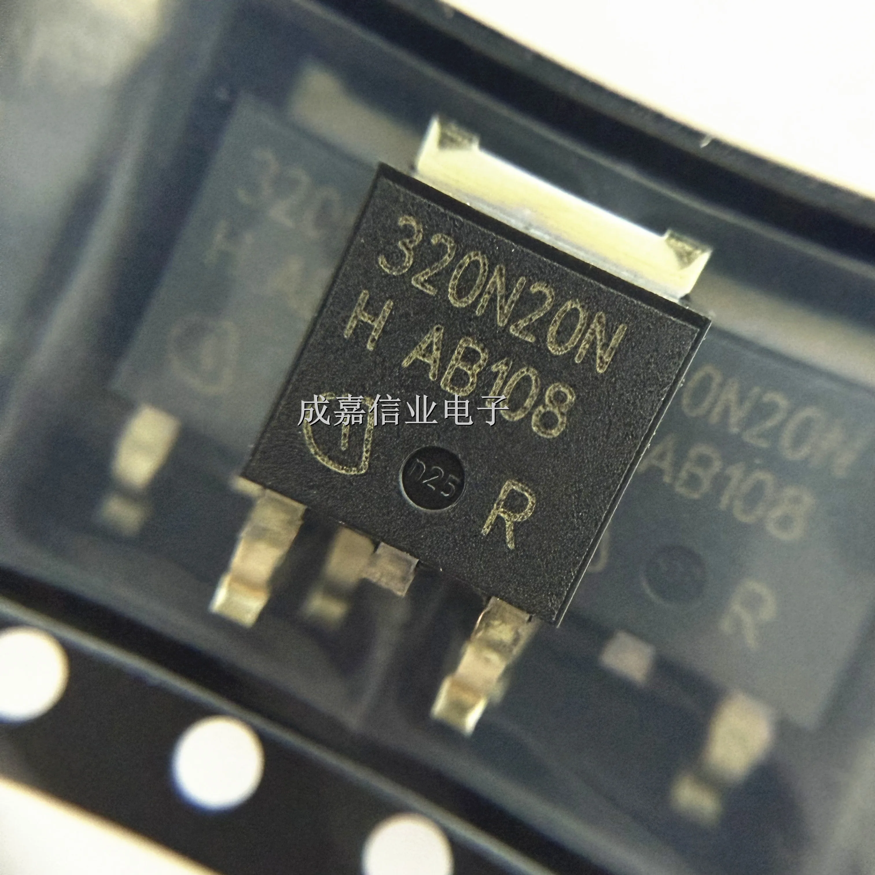 

10 шт./лот IPD320N20N3G TO-252-2 МАРКИРОВКА; 320N20N N-канальный МОП-транзистор 34A 200 В Рабочая температура:- 55 C-+ 175 C