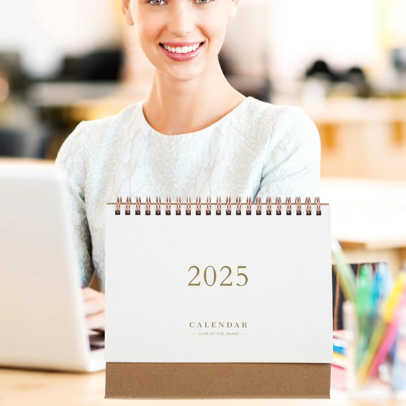 Kalender meja 2025 Notebook bulan dekoratif perlengkapan kantor halus portabel bekerja