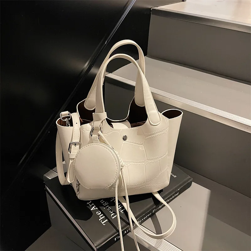 

2025 Новая модная минималистичная сумка-мешок, женская элегантная высококачественная ручная сумка-тоут, повседневная универсальная сумка через плечо, роскошная сумка на плечо