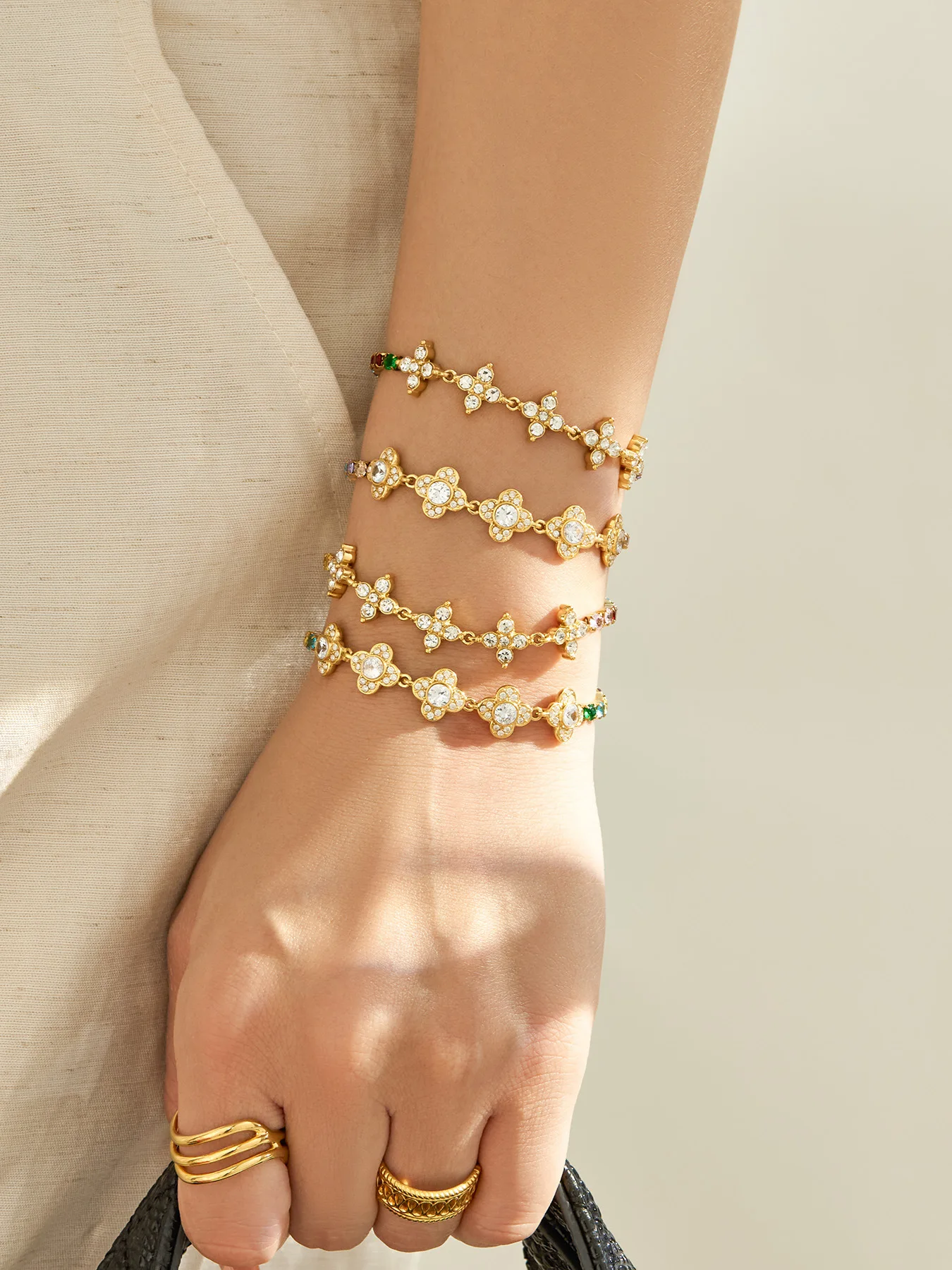 Farbiges Zirkon-Armband Tennis-Armband Edelstahl-Kettenarmbänder 18k Vergoldet Mit CZ-Blumen-Charm-Armbändern für Damen – Detail 5