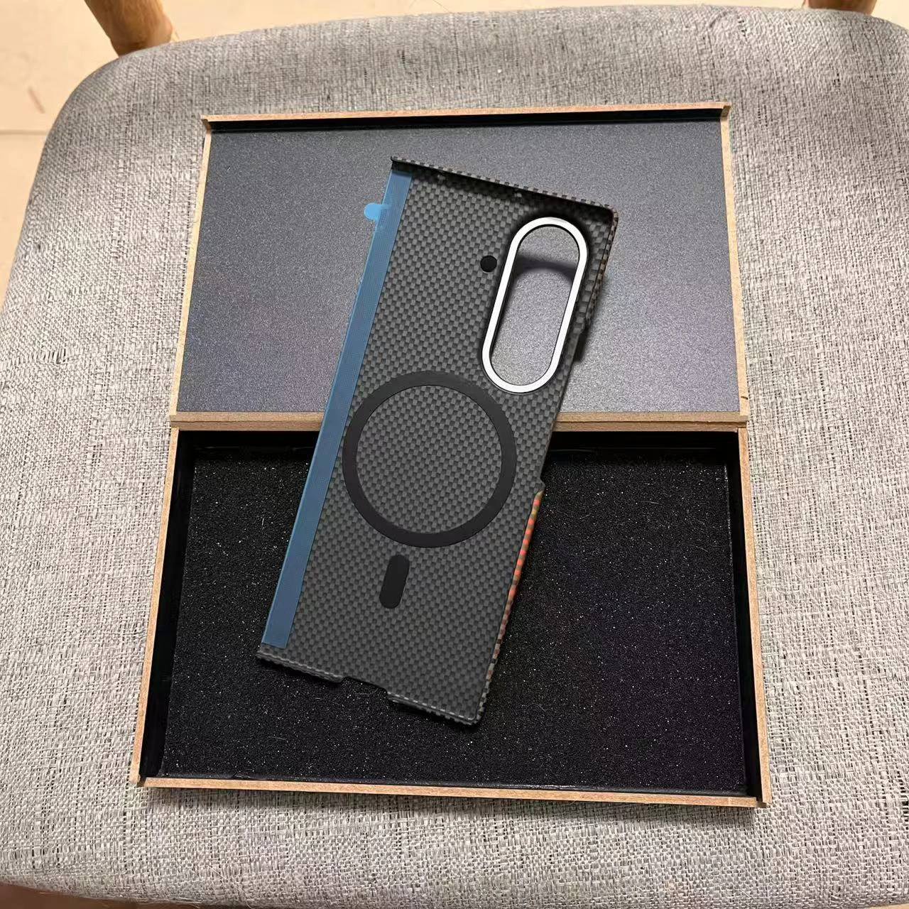 Ultracienka obudowa W26 do Galaxy Z Fold8 7, etui magnetyczne Magsafe do Samsung Galaxy Z Fold 7 5G W26, włókno aramidowe i węglowe. — zdjęcie produktu 6