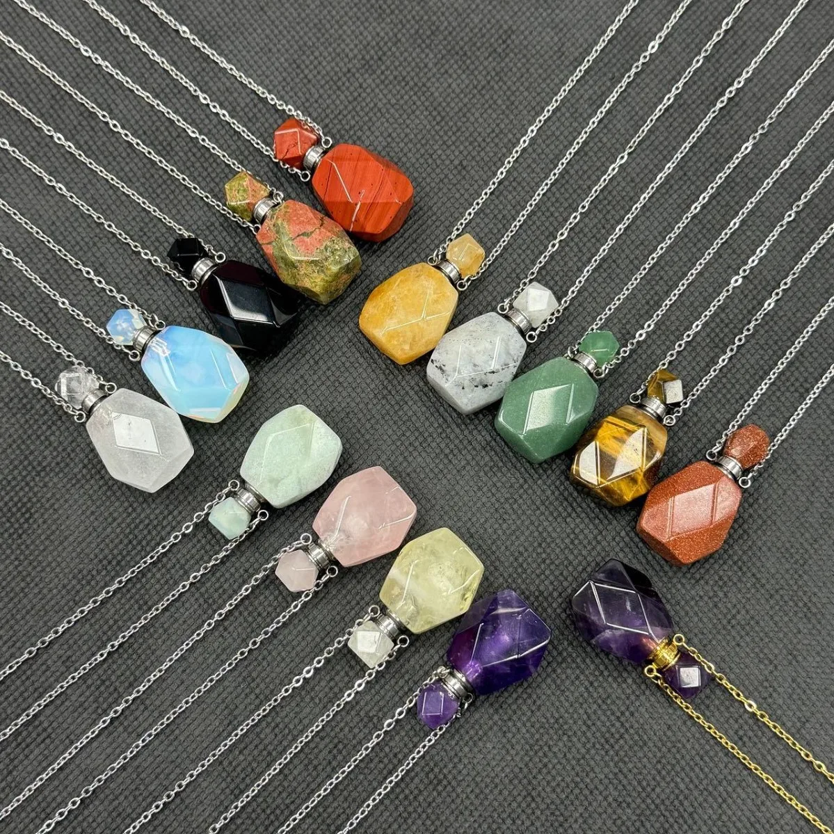 Natural Crystal Essential Oil Vial Pendant Necklace Stone Perfume Diffuser Locket Healing Worry Stone Jewelry