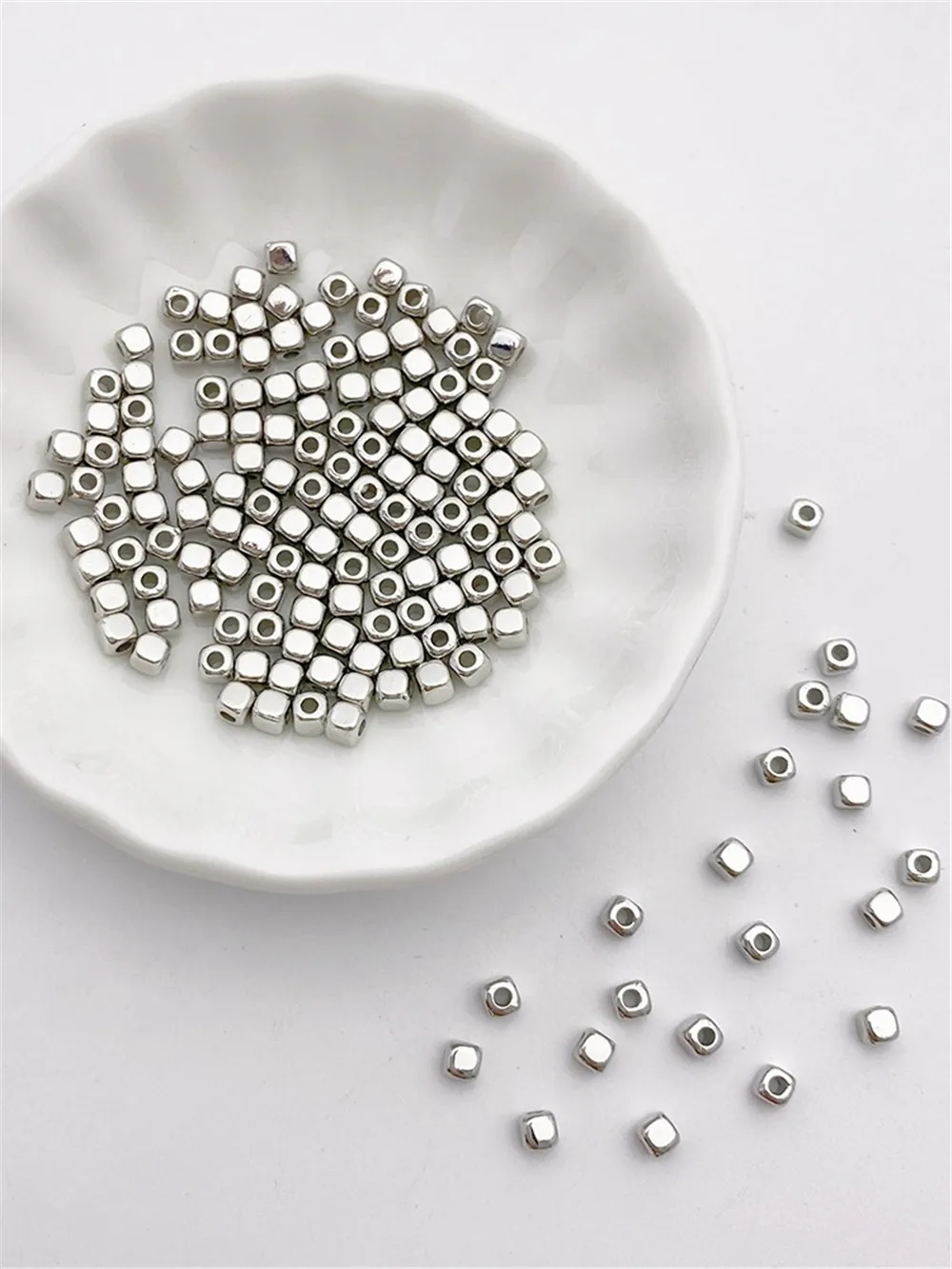 Рисунок 4 - Серебряные универсальные кубики