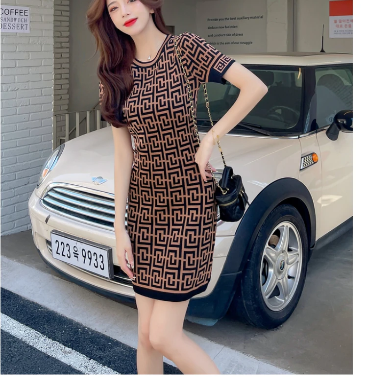 YUQI Office Lady abito lavorato a maglia estate Casual Slim o-collo manica corta Mini abiti Sexy per le donne elegante Jacquard Plaid Fashion