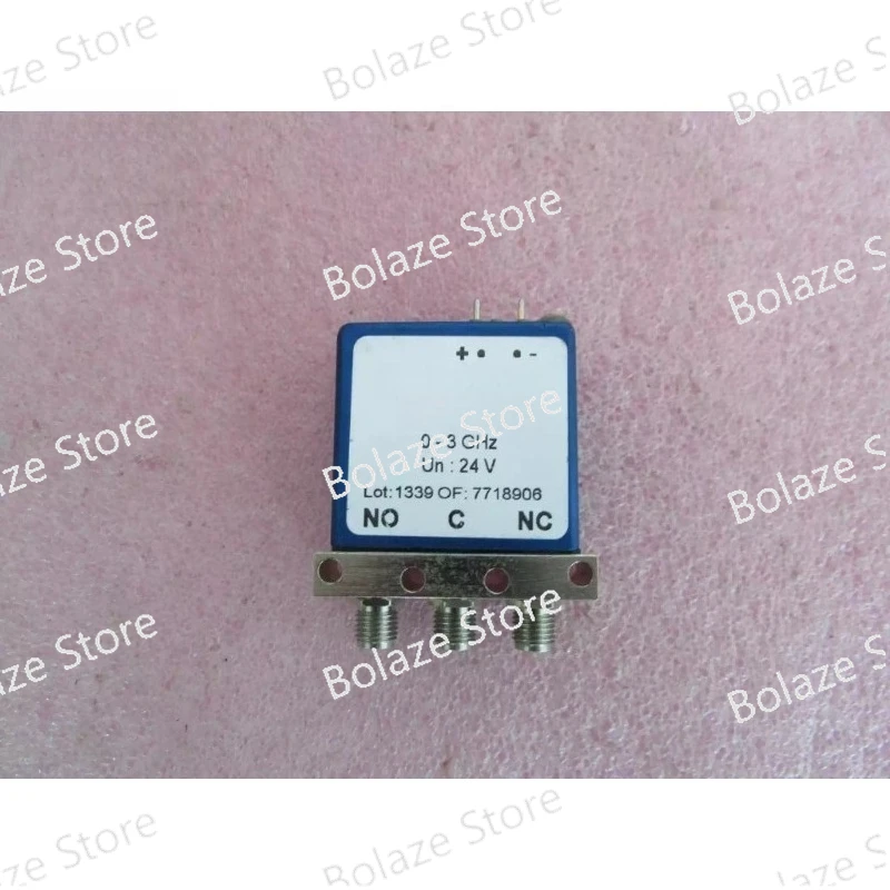 

Coaxial Switch, 3GHz 300W 24V Microwave Single Pole Double Throw Switch R570315000