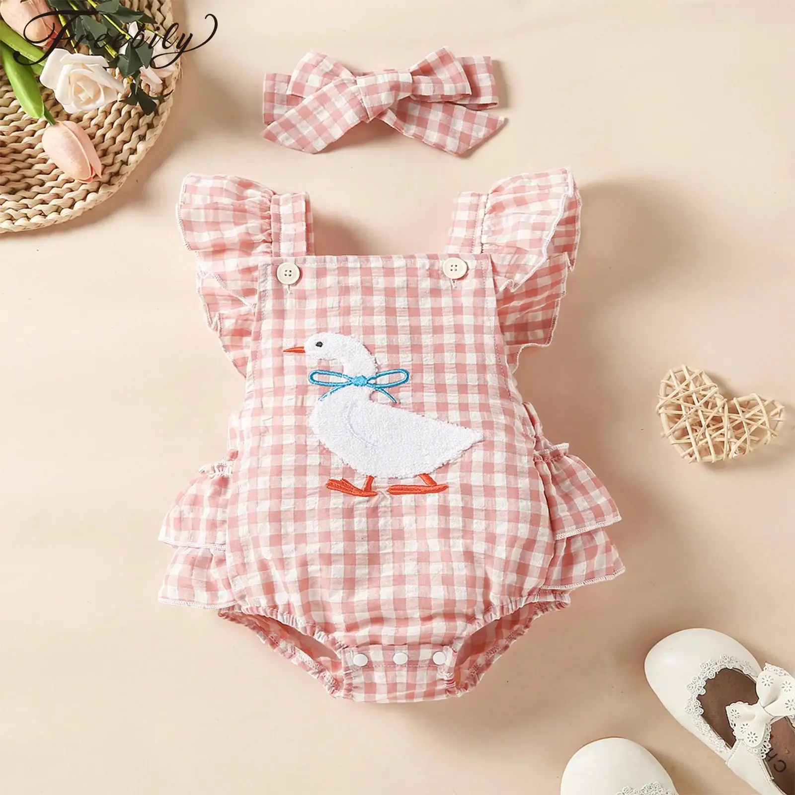 

Одежда для маленьких девочек, милый клетчатый комбинезон с вышивкой в виде гуся и оборками, головной убор для детского душа, фотосъемки на день рождения