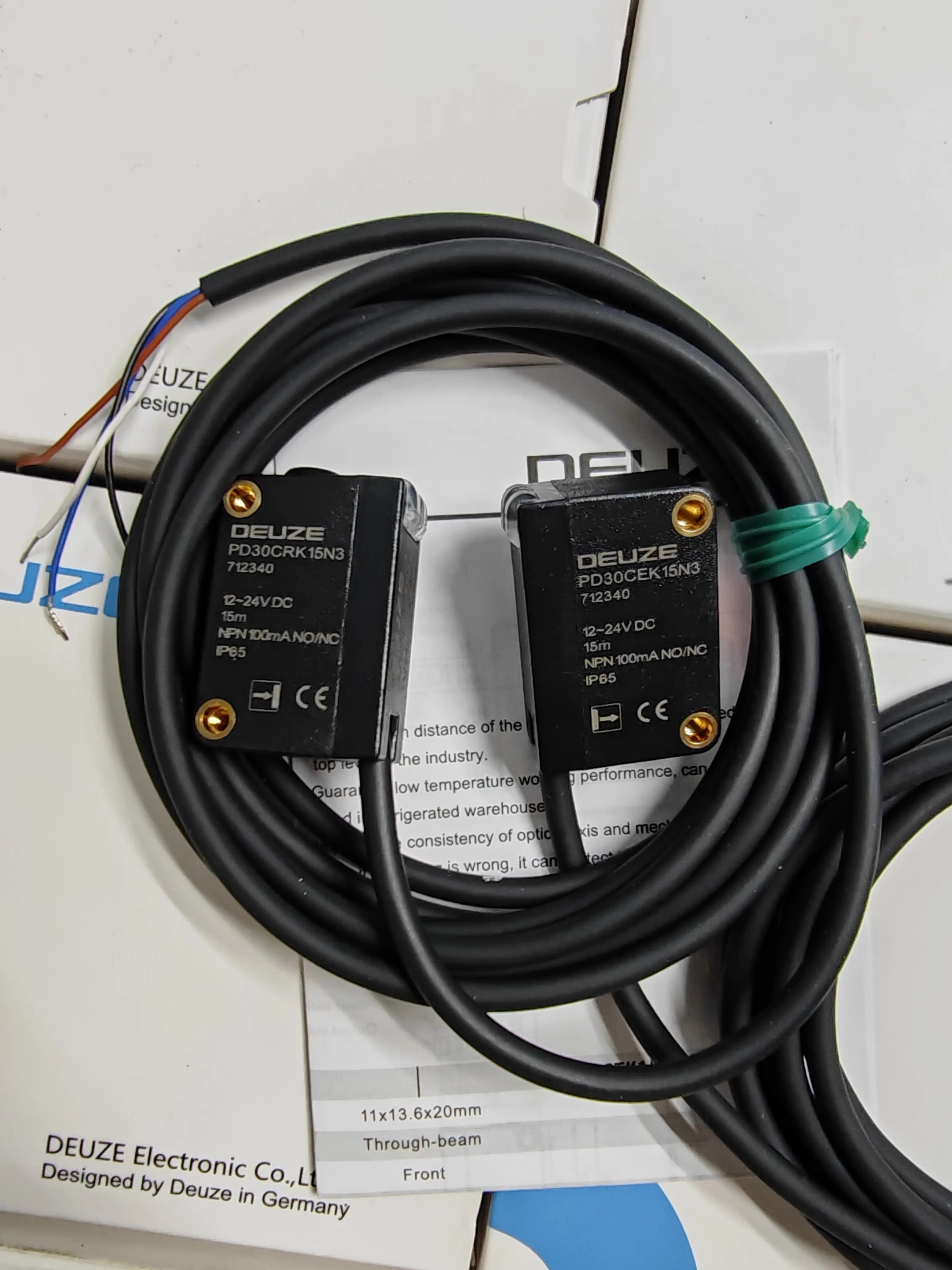 

Original and genuine DEUZE photoelectric sensor 712340 to fire PD30CRK15N3/PD30CEK15N3 in stock