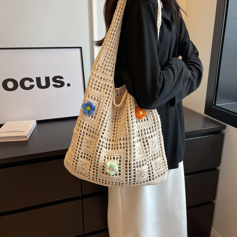 

New Woolen Knitted Bag Fashion Women's Knitted Bag Flower Designer Designed Versatile Handbag Women's Shoulder Bag