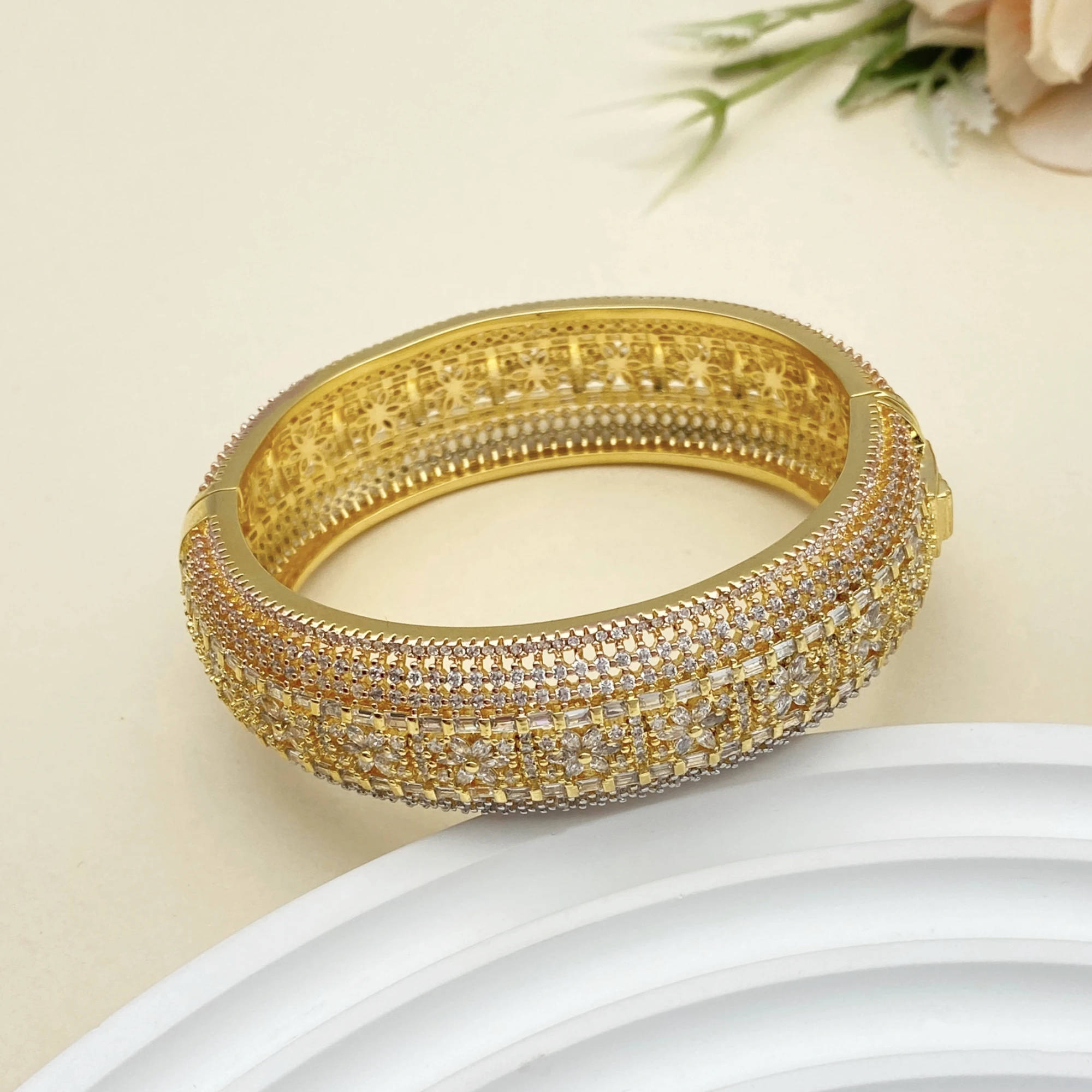 Bracelet en zircone plaqué or - Women Accessories Kuwait avis et prix