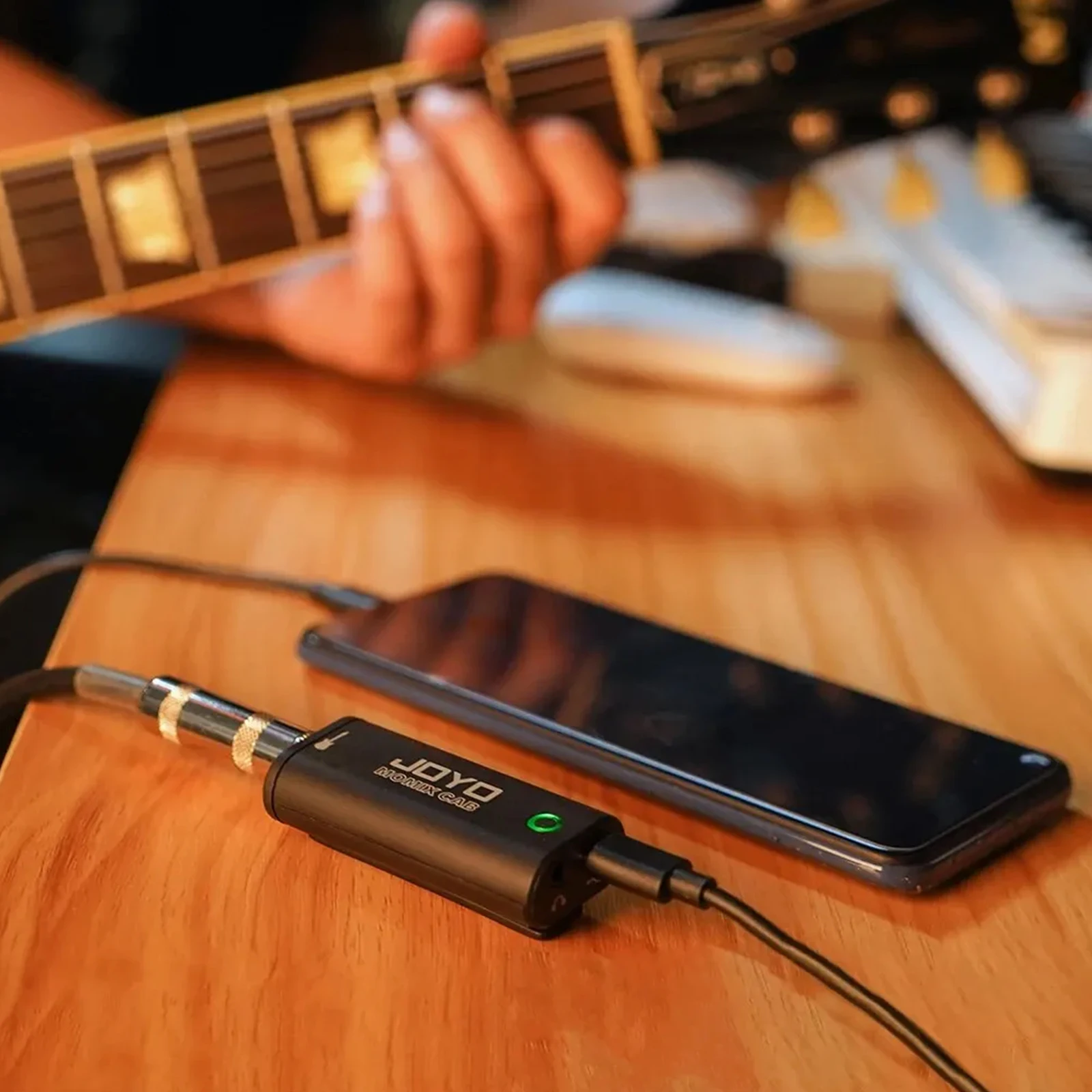MOMIX CAB Live Sound Card Mixer USB Sound Card Guitar Plug and Play Portable Mini Audio Mixer Live Streaming Media Device view 2
