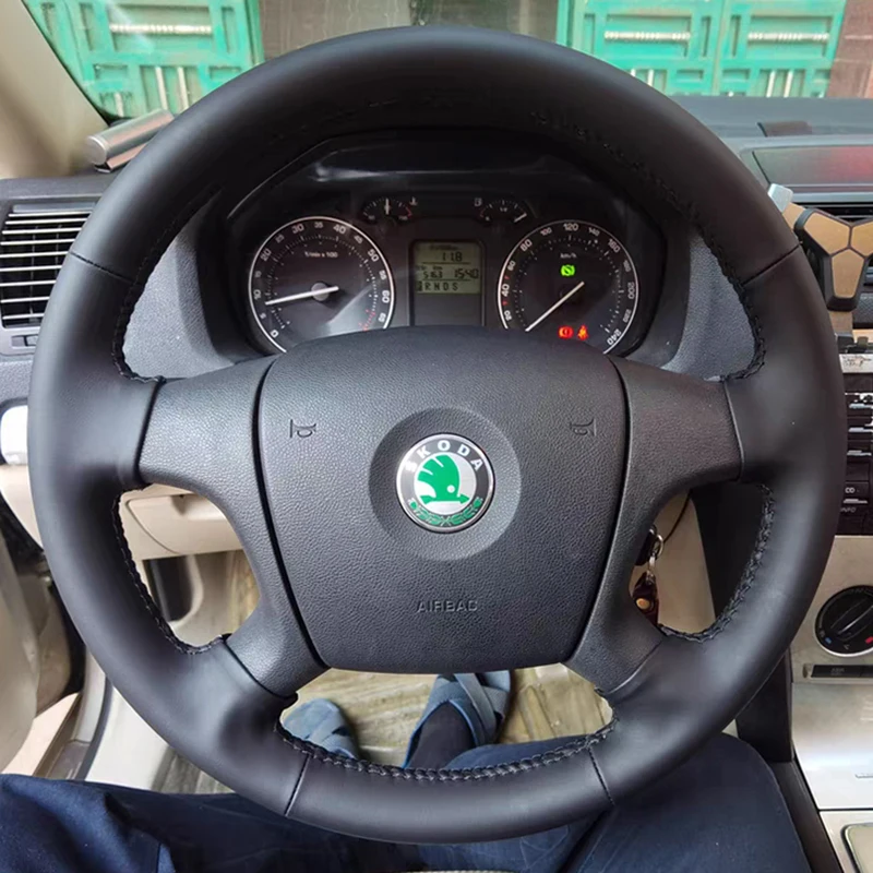 

Diy Hand Sewing Car Steering Wheel Cover for Skoda Octavia 2005-2009 Fabia 2005-2010 Genuine Leather Car Accessories Cover
