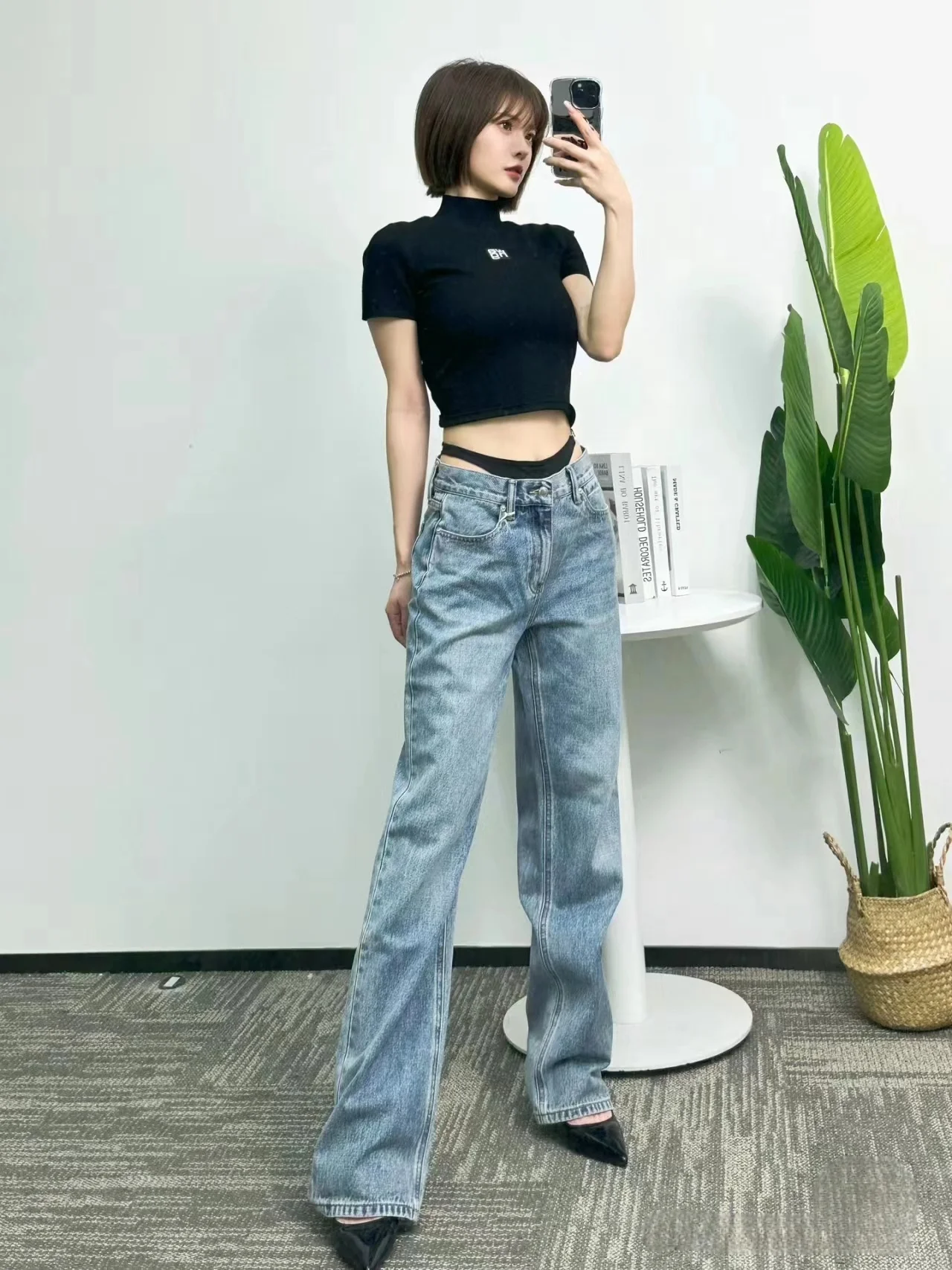 Spring 2025 New Sle Knitted ort Sve T-irt Letter Print f High Collar Slim Fit Pure Desire Sle Cotton Blend Top