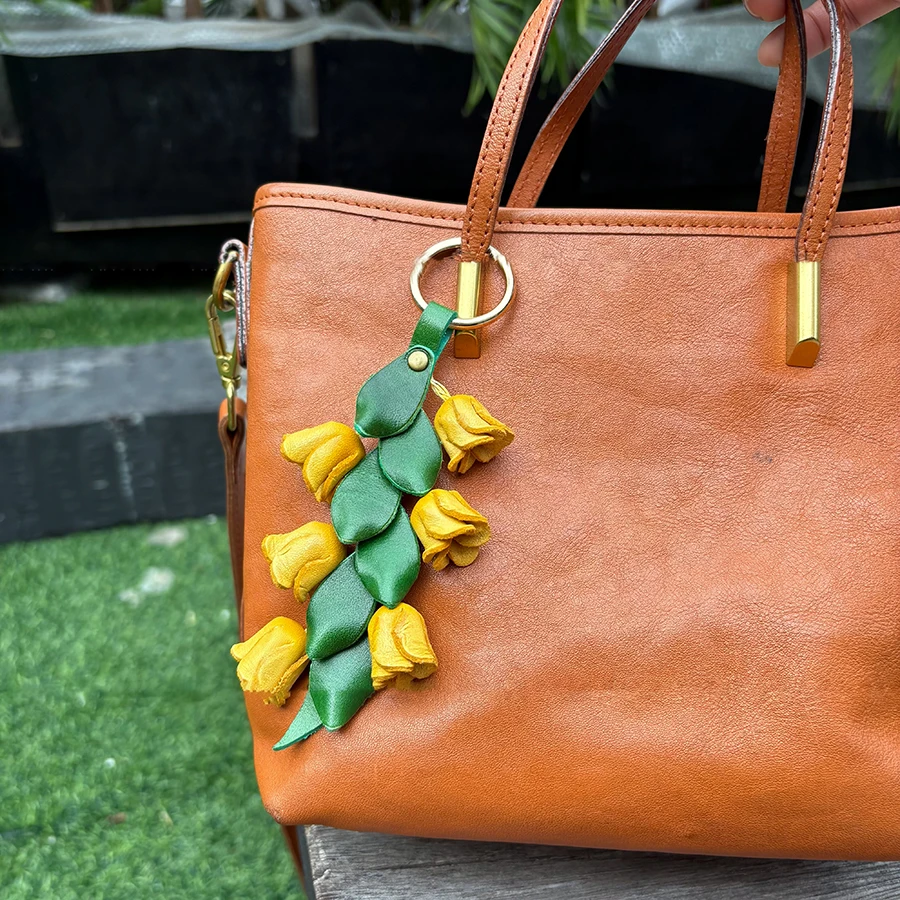 Flower Shaped Bag Charm Flower Keychain Genuine Leather Bag Pendant Creative Pendants Luxury Bag Gifts Accessories