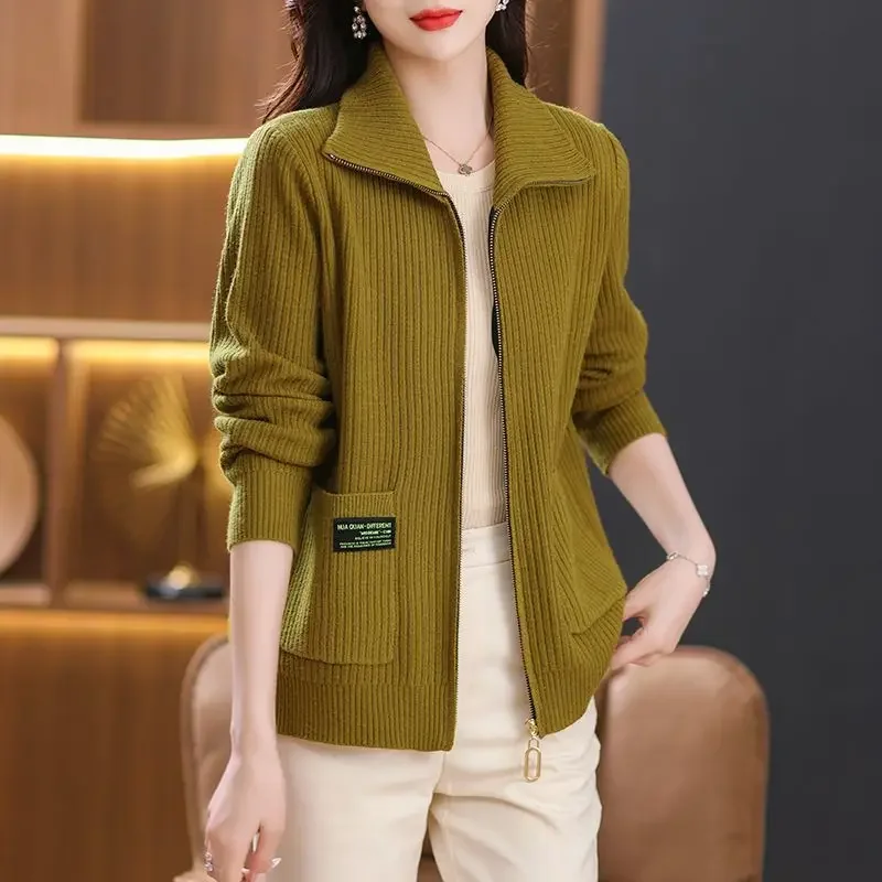 Autunno Inverno 2025 Moda Confortevole Casual Donna Cardigan lavorato a maglia Giacca maglione Versatile Colletto ribaltabile Allentato Top da donna ZT157