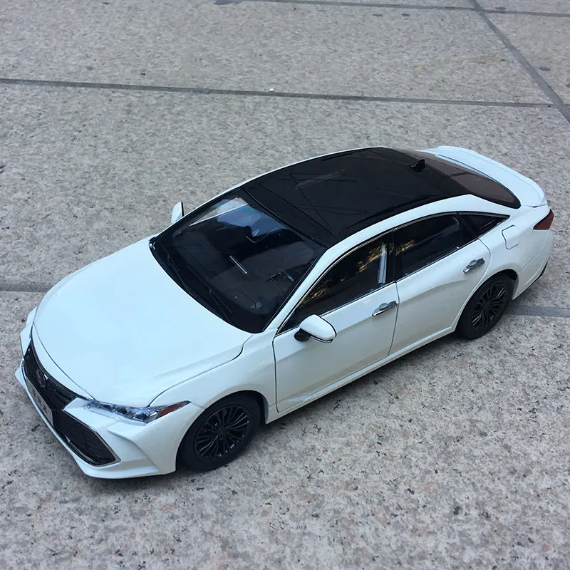 Diecast 1:18 Scale FAW Asian Dragon AVALON Sedan Alloy Car Model
