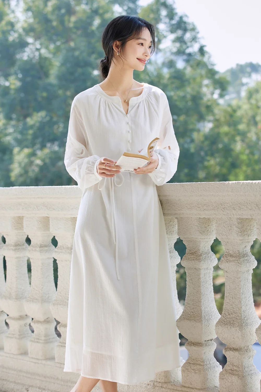 

Miflame Women's Elegant Dress 2025 Spring Simple V-Neck Long Sleeve Lace Up Hollow Out Embroidery Commuting Party Evening Dress