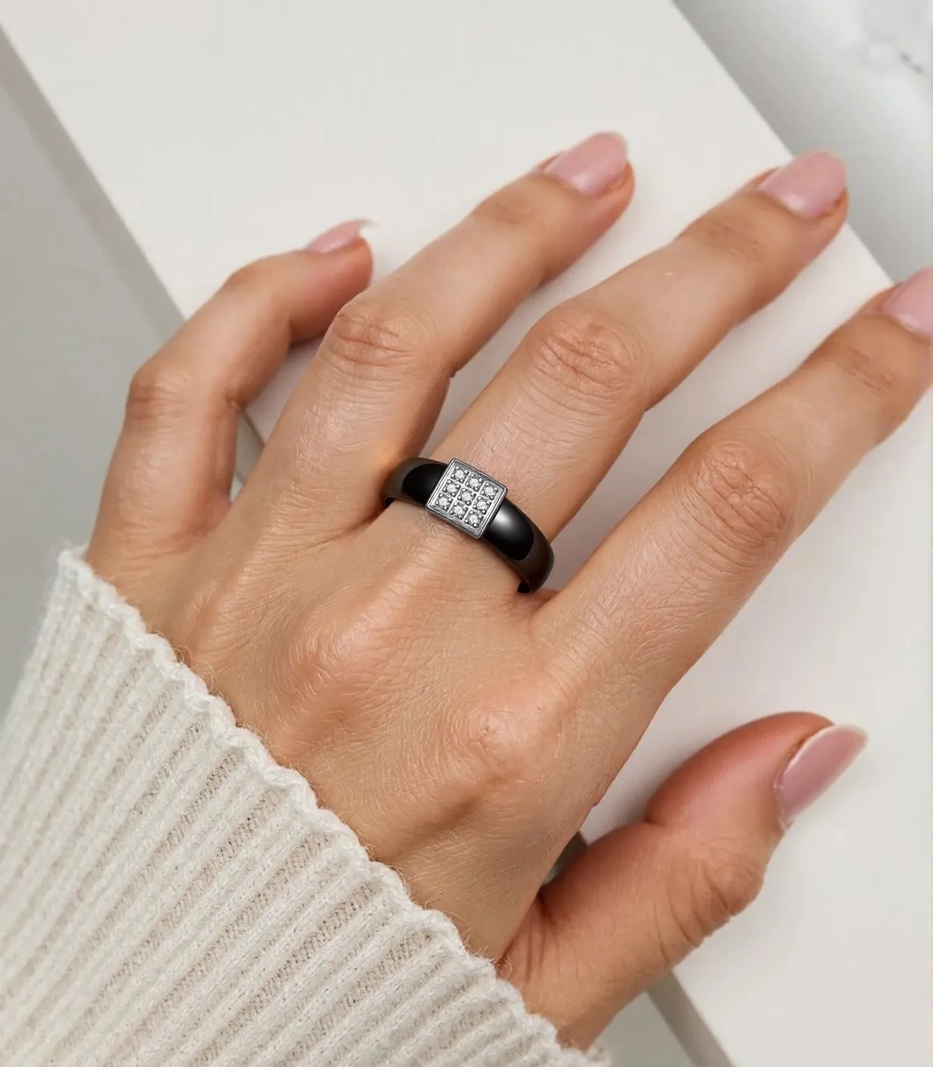 VQYSKO nuovo anello di zirconi cubici AAA in ceramica classica Squar da 6mm per gioielli di moda da donna anello di fede nuziale in ceramica bianca