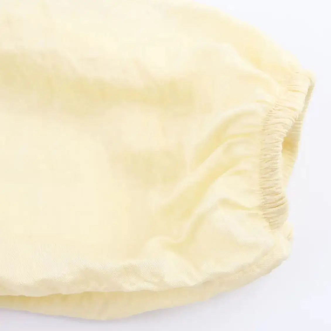 เสื้อแฟชั่นผู้หญิงสไตล์ยุโรปและอเมริกา ประจำปี 2025 รุ่นใหม่สำหรับฤดูใบไม้ร่วง ตกแต่งพู่เก๋ไก๋ คอกลม แต่งลายเคลือบ