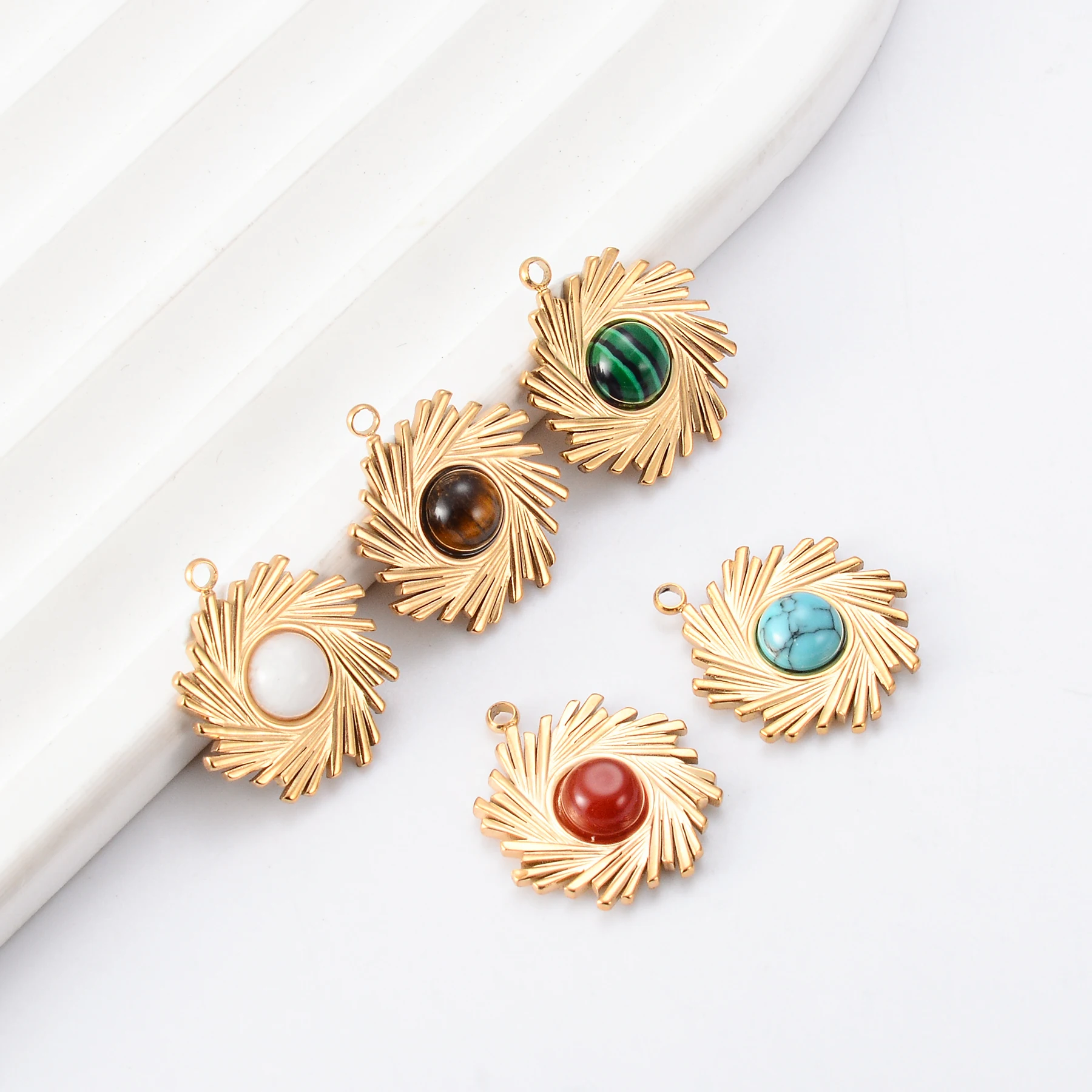 10pcs Wholesale Non Fade Gold Plated Sunflower Stainless Steel Charms Jewelry DIY Handmade Making Fashion Necklace Accessories