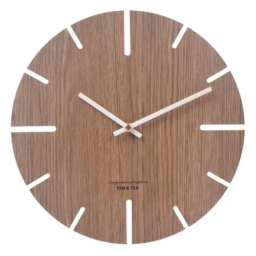 

European retro wall clock living room simple European solid wood silent creative clothing store cafe wall clock