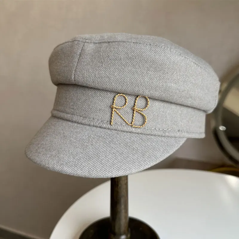 2024 New Fashion Brand Designer Autumn Winter Newsboy Caps Metal Letter Decorated Flat Gray Wool Caps Chapeu Octagonal Cap