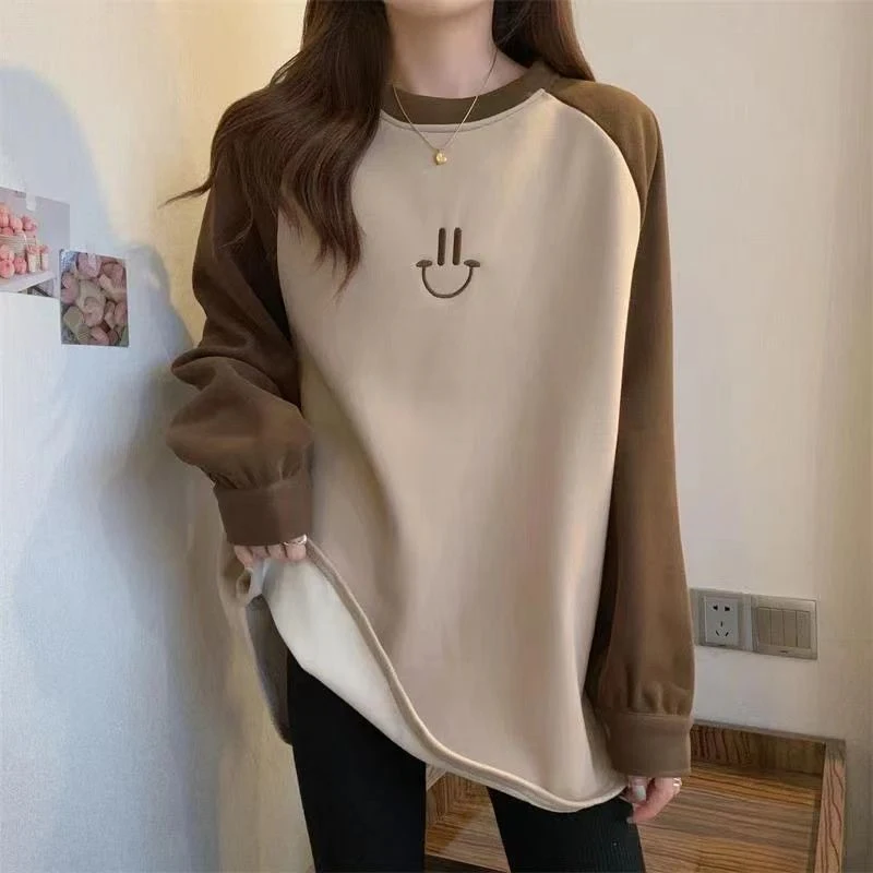 Simple Streetwear Oversized Fleece Thicken Cute Smile Embroidery Sweatshirts Women Winter Loose Long Sleeve Pullovers Tunic Top