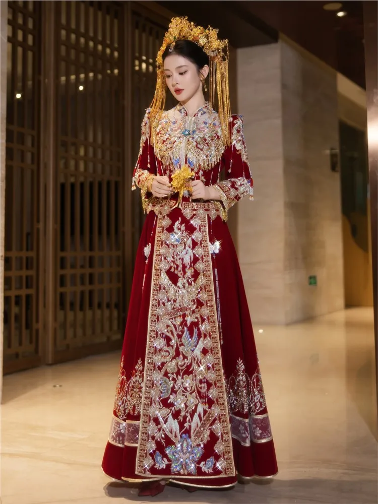 

New Chinese-style wedding dress for brides men's and women's sets heavy industry style gowns