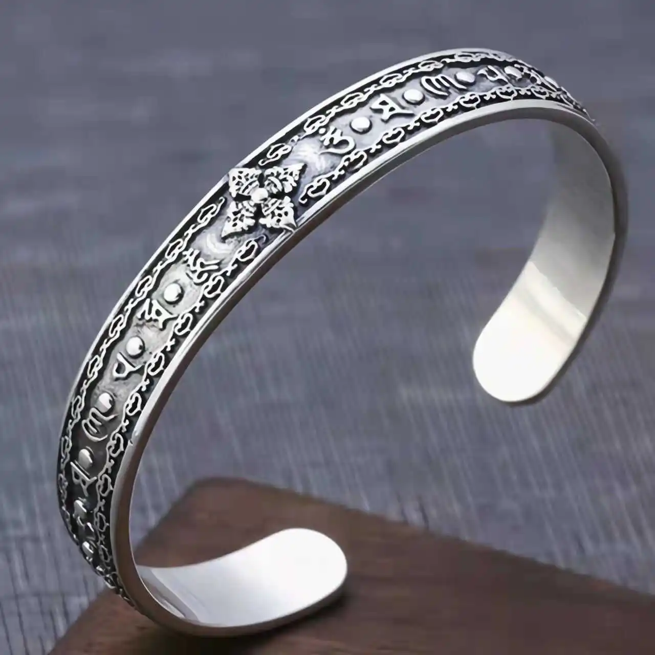 

Trendy Silver Bracelet Sanskrit Mantra Open Hand Ring Retro Style Unisex Fashion Jewelry Traditional Chinese Culture Design