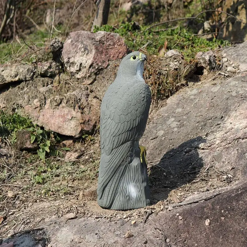 2026 Realistic Eagle Decoy Bird Scarer Garden Yard Outdoor Pest Control Deterrent Ornament Repellent for Garden Farm Patio view 4