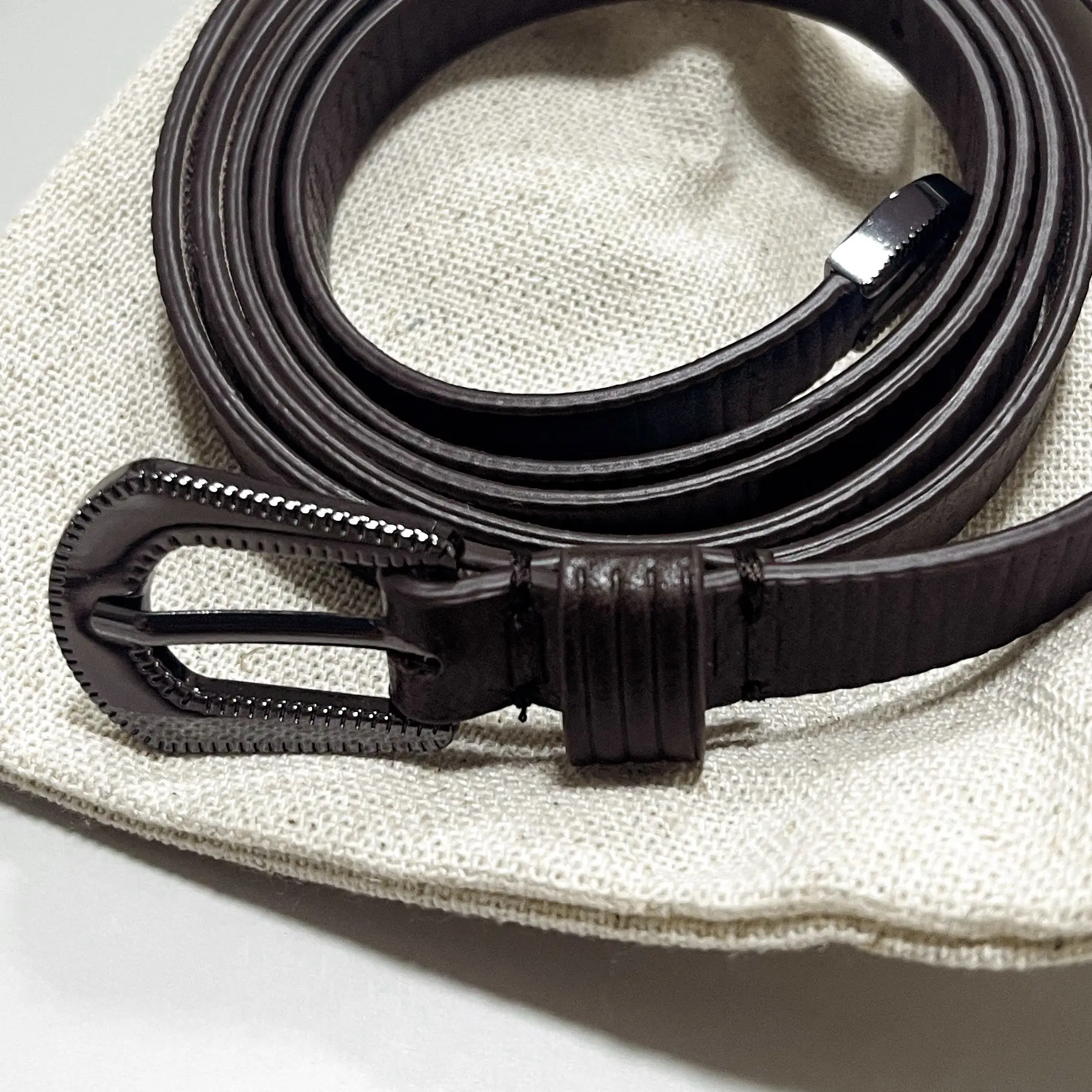Luxury Winter New Carved Genuine Leather Women'S Belt: Elegant And Versatile For Commute