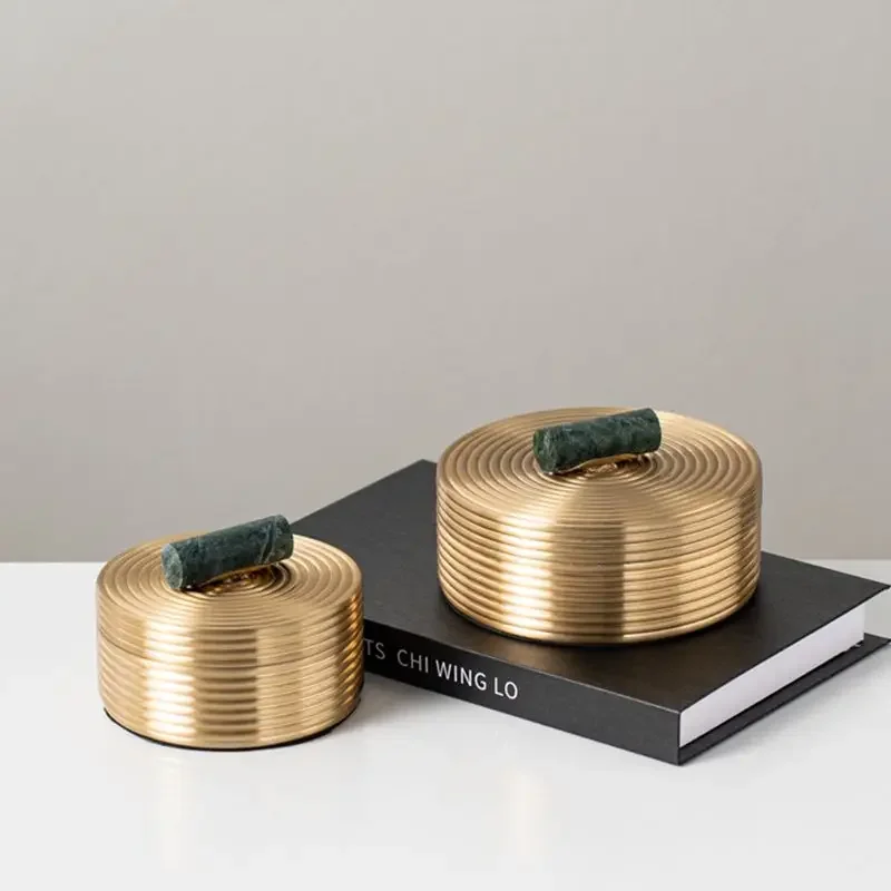 boite-de-rangement-de-bijoux-en-metal-circulaire-en-laiton-haut-de-gamme-ornements-et-ornements-de-decoration-de-bureau-d'etude