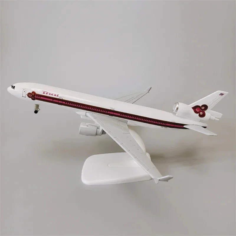 Md-11 20cm 1:400 For Mcdonnell Douglas Airplane Model Plane Model With Wheels Plane Model Building Kit Aviation Enthusiasts