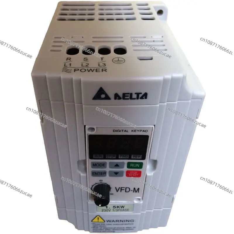 1.5KW/2.2KW/3.7KW 380V New Delta Inverter VFD015M21A, Output Frequency 0.1-400Hz Carrier Frequency Up To 15kHz